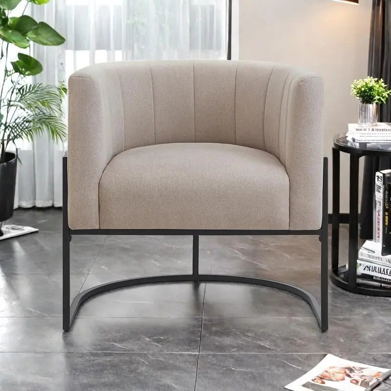 Poltrona di design metà secolo con struttura in metallo e schienale ricurvo