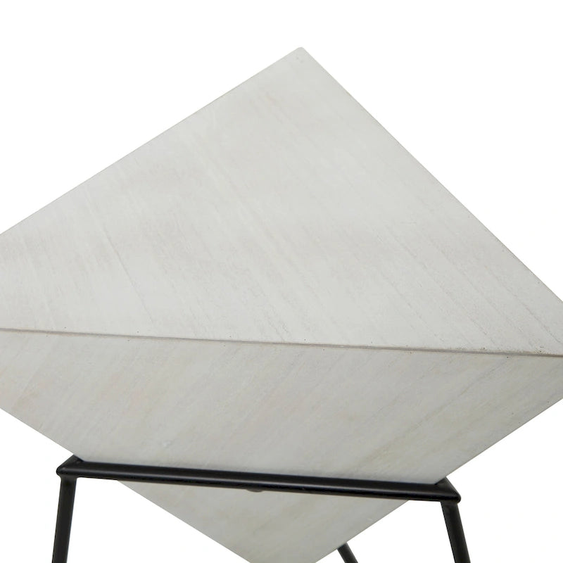 Tavolino d'appoggio in legno a piramide rovesciata geometrica con base in metallo - Nero o Bianco