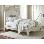 Letto king size California in legno massello con finitura decapata bianca